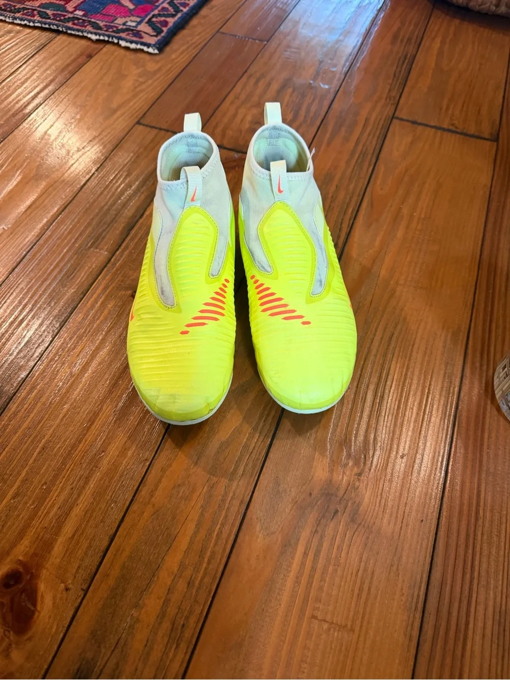 Nike Neon Yellow/pink Phantom Nike Cyclone Kids' Soccer Cleats Girls size 5.5
